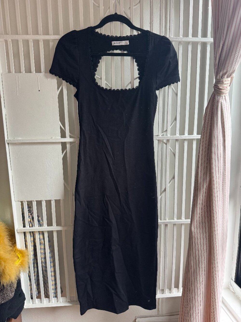 Line by K Black Bodycon Midi Dress with Keyhole Back Size Small